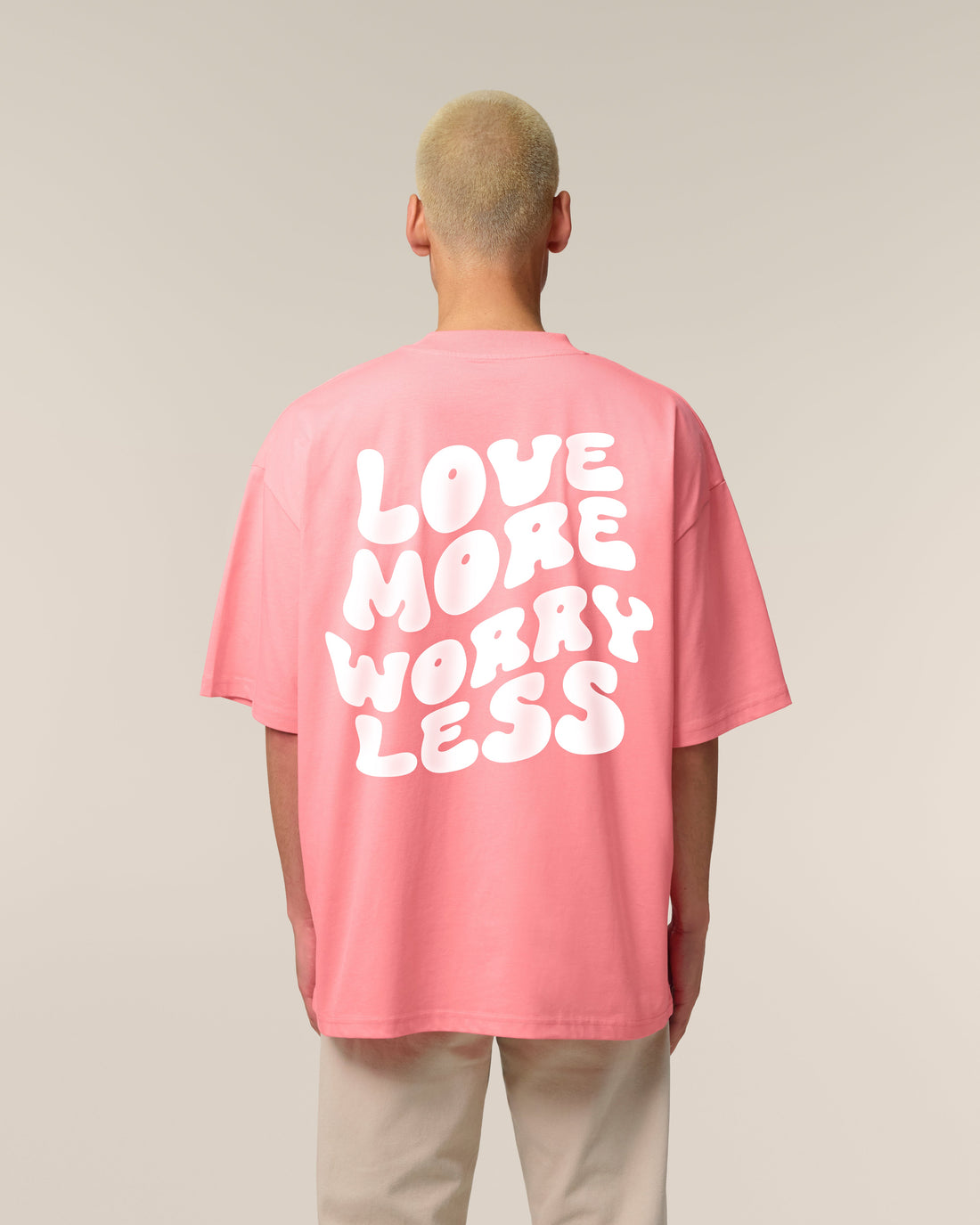 Valentinstag-Special: "Love More, Worry Less" – Das perfekte Oversized T-Shirt für deinen Look